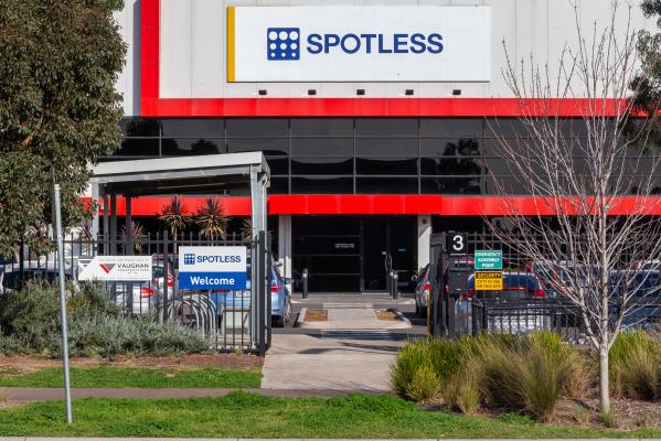 With a strong emphasis on operational efficiency and high technology, Spotless Group was upgrading the traditional, inefficient lighting fixtures in the facility to control operational costs and improve productivity